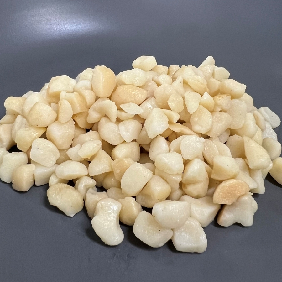 Raw Macadamia Chips Style 5/6D Mix - 10kg